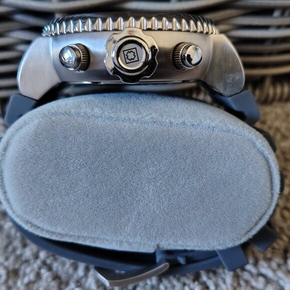 Invicta Men's 52mm Ocean Voyager Pro Diver Quartz Blue Dial Grey Silicone Strap - Picture 5 of 5